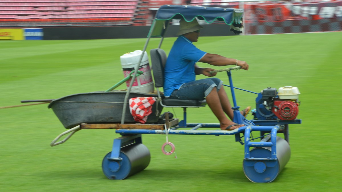 roller at SCG Stadium smoothing the pitch
